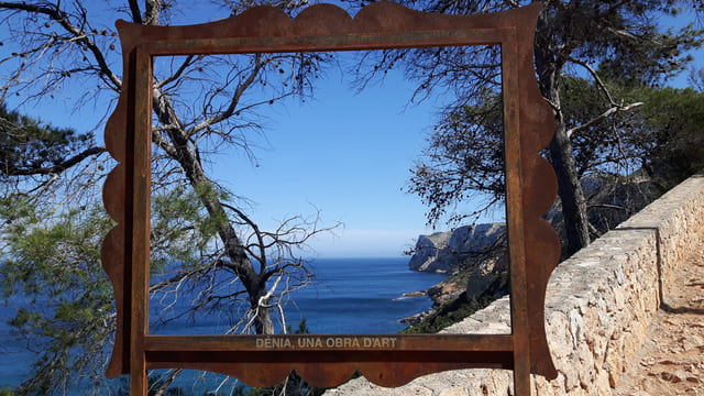 Denia, ein Kunstwerk (Übersetzung)